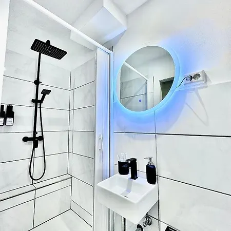 Lägenhet Regency - Traumhafte Zentrale 40m2 Mit Kinoleinwand, Wifi Und Netflix Hannover